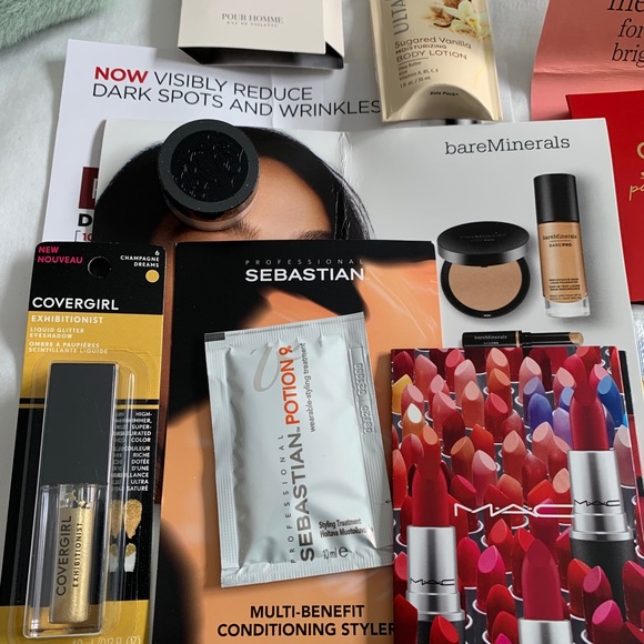 18 Piece Deluxe Ulta Samples + Wristlet - Picture 3 of 4